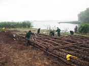 Umacnianie wałów przeciwpowodziowych